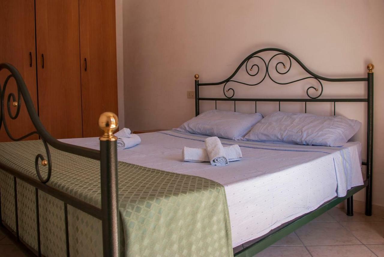 Appartamento Di Antonio Fronte Mare มอนเตซิลวาโน ภายนอก รูปภาพ