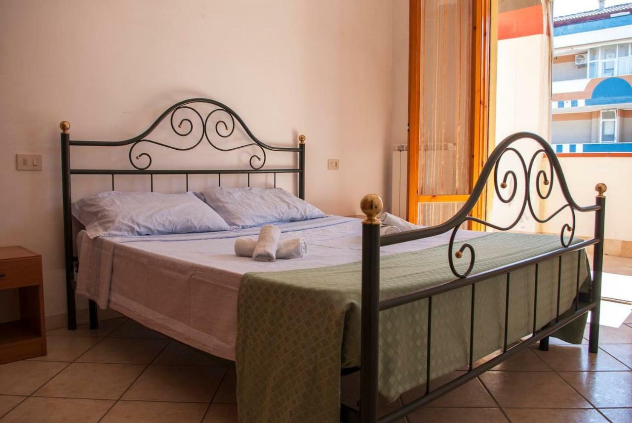 Appartamento Di Antonio Fronte Mare มอนเตซิลวาโน ภายนอก รูปภาพ