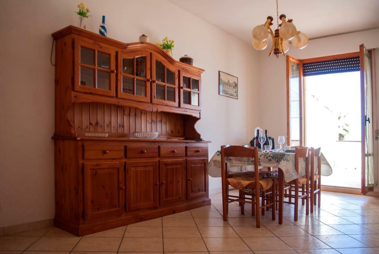 Appartamento Di Antonio Fronte Mare มอนเตซิลวาโน ภายนอก รูปภาพ