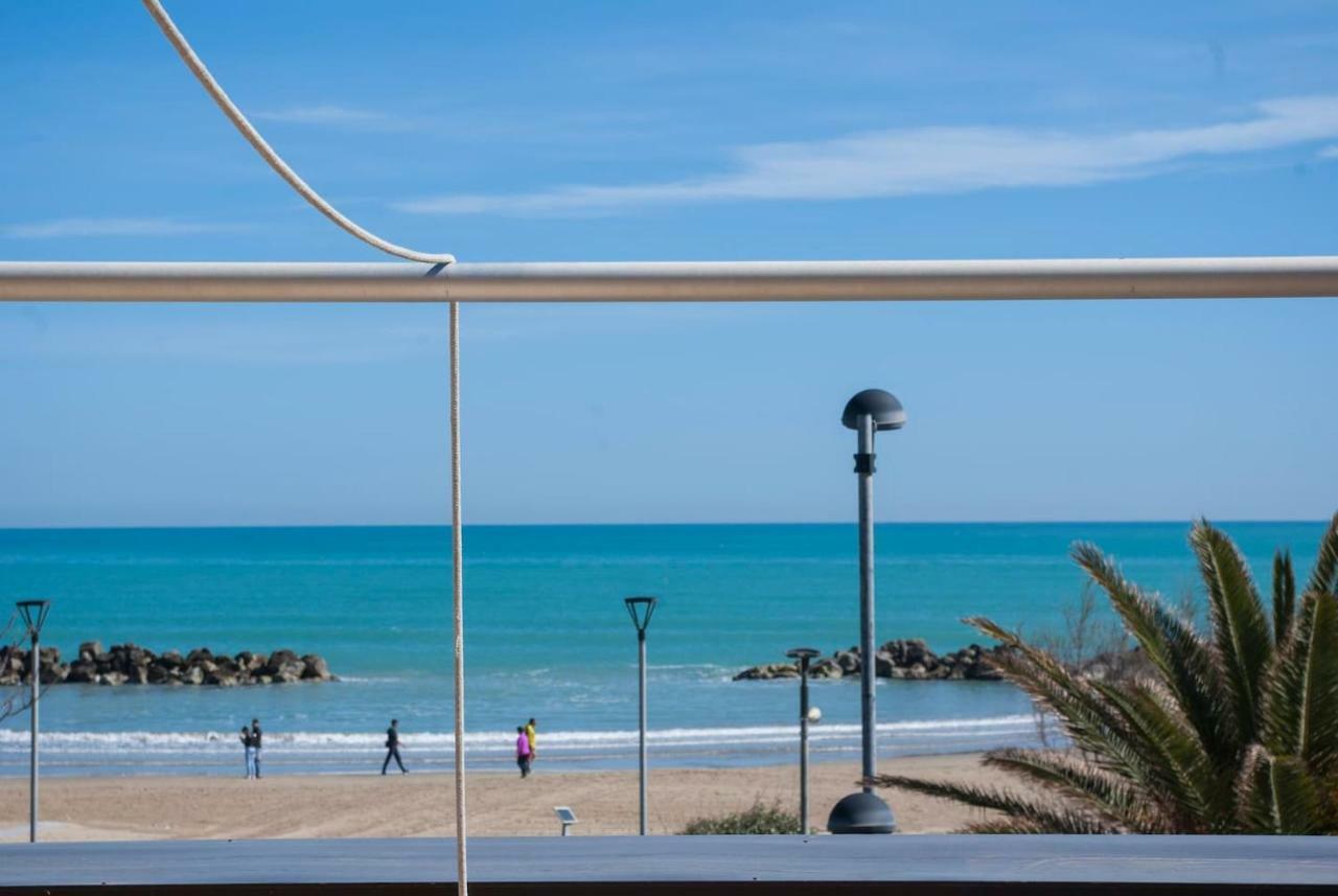 Appartamento Di Antonio Fronte Mare มอนเตซิลวาโน ภายนอก รูปภาพ